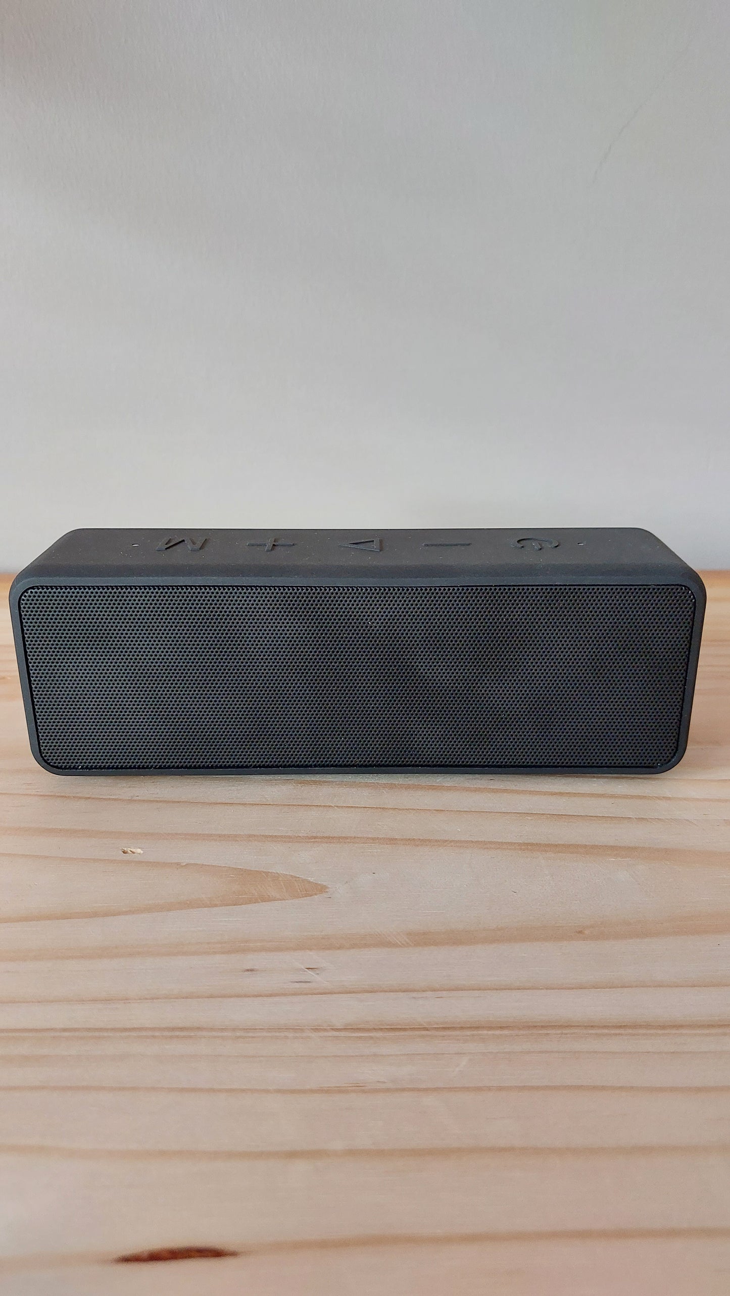 Raymate R5 Bluetooth speaker